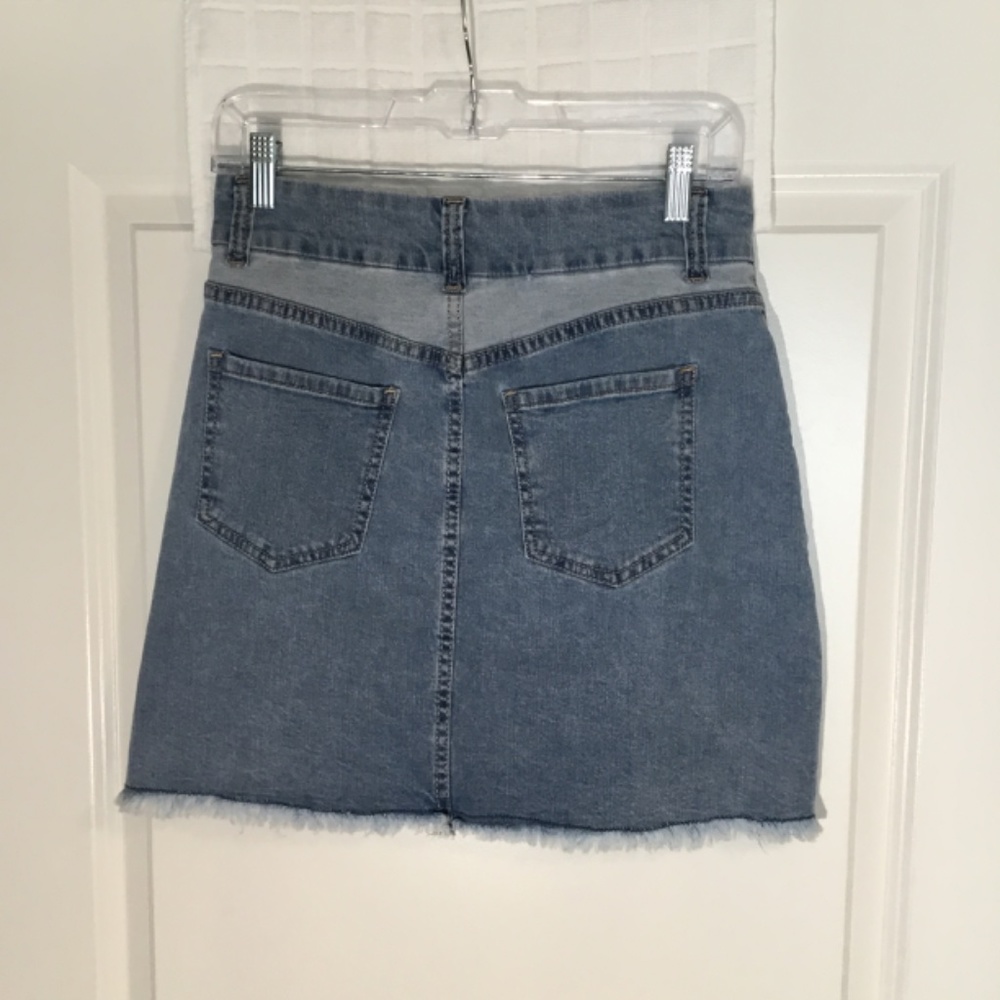 NoBO No Boundaries Patched Denim Fringe Skirt Faded Blue Size 9 ( Juniors) - Picture 2 of 6